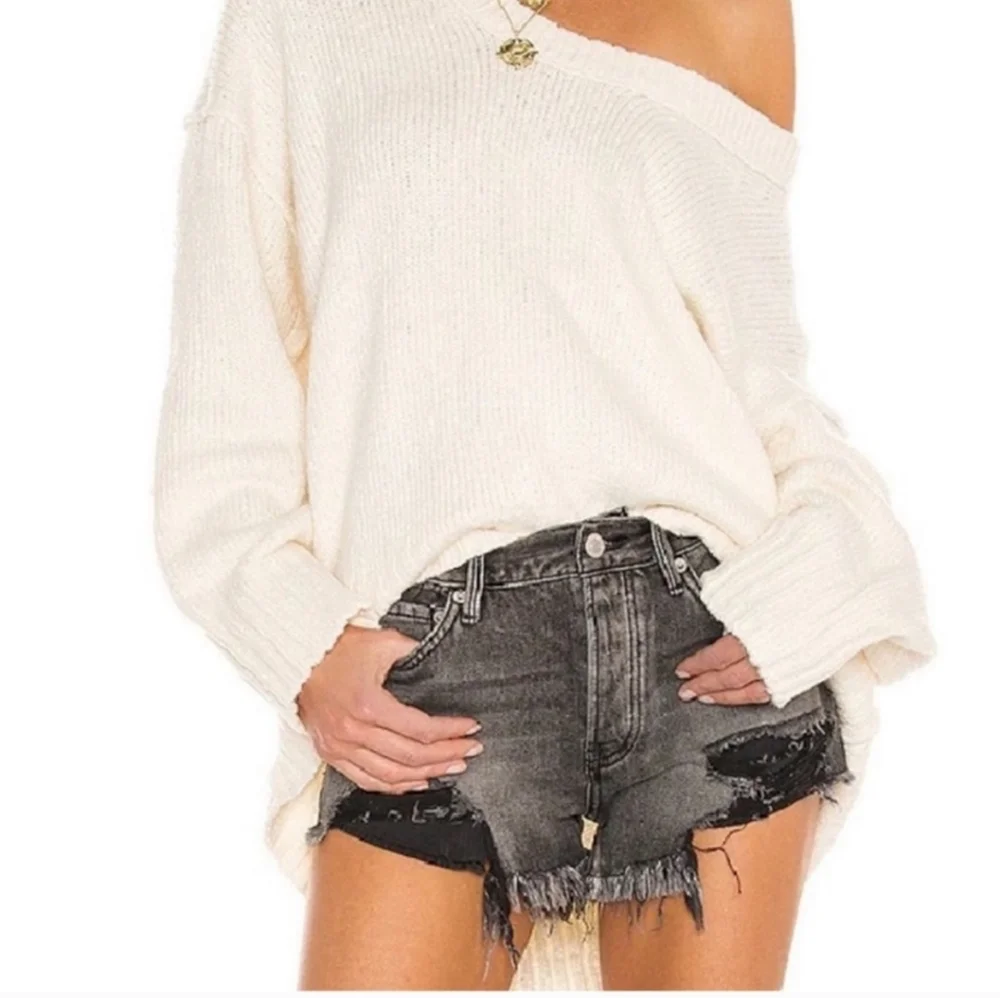 FREE PEOPLE BLACK JEANS SHORTS ✨️⭐️